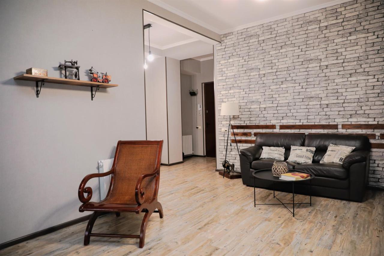 Avlabari Apartment - New One Tbilisi Esterno foto