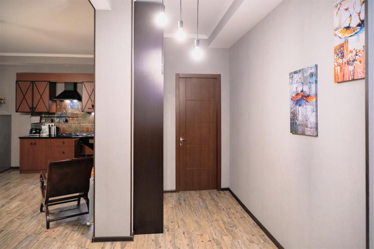 Avlabari Apartment - New One Tbilisi Esterno foto